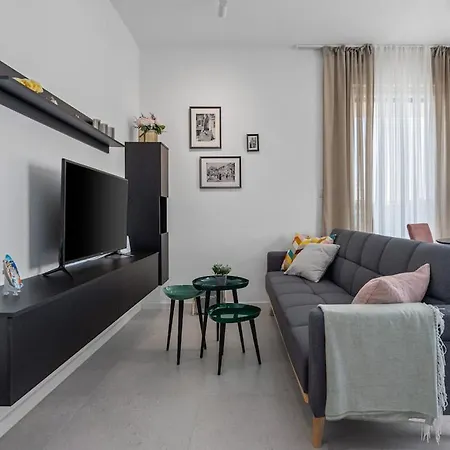 Exquisite Apartment Brodarica (Sibenik-Knin)